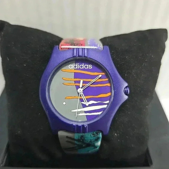 Vintage Rare Adidas 10-0005 Purple Graffiti Spray Paint Retro Watch New Battery